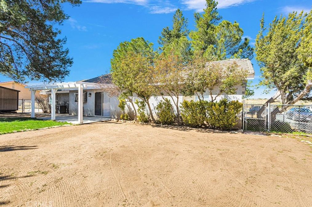 7365 Chase Ave, Hesperia CA  92345-5735 exterior
