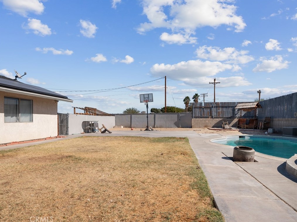 28025 Calico Dr, Barstow CA  92311-4482 exterior