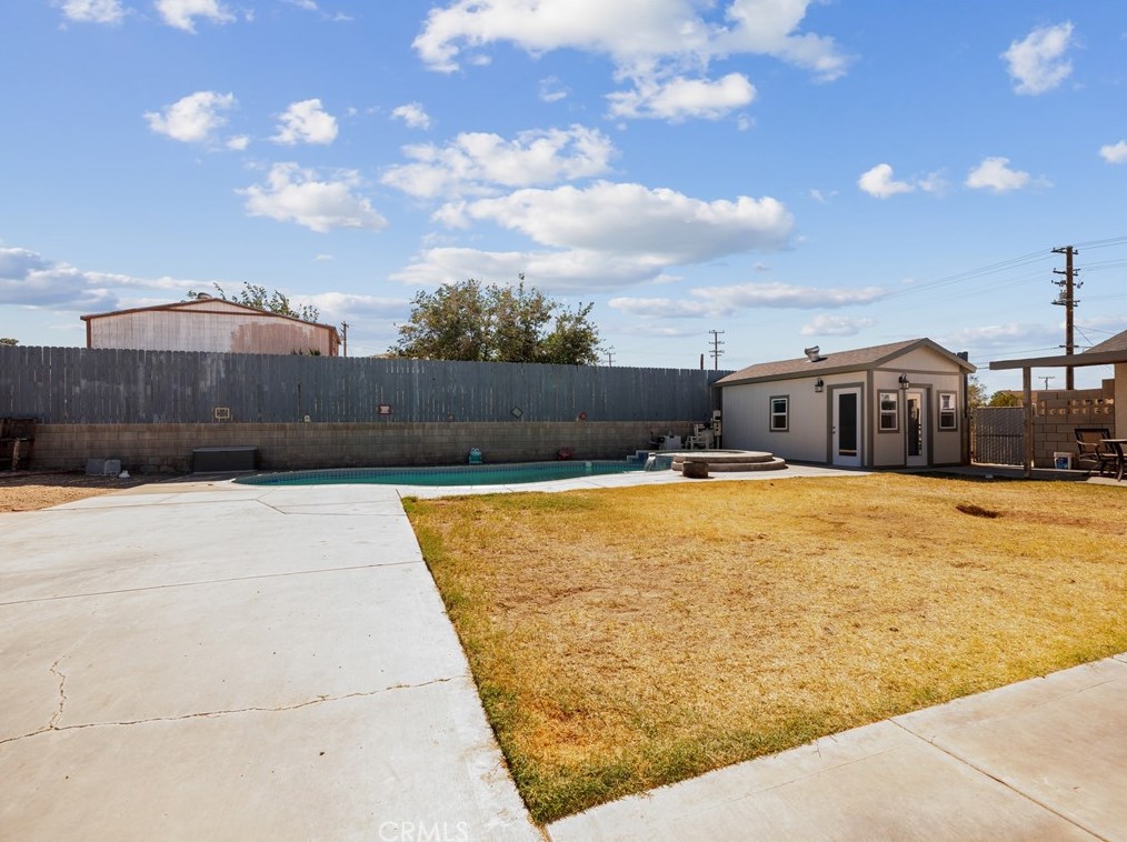 28025 Calico Dr, Barstow CA  92311-4482 exterior