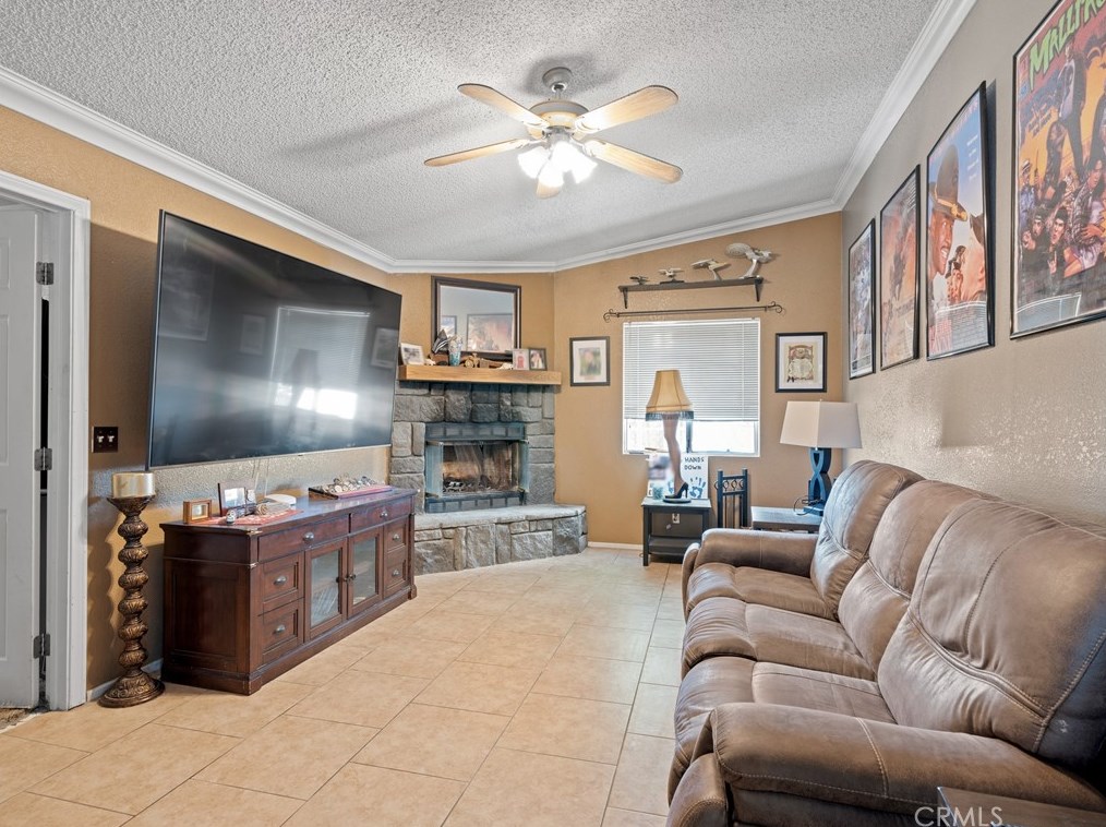 28025 Calico Dr, Barstow CA  92311-4482 exterior