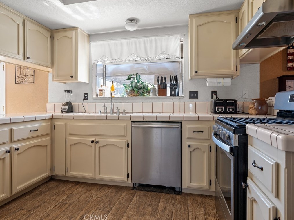 28025 Calico Dr, Barstow CA  92311-4482 exterior
