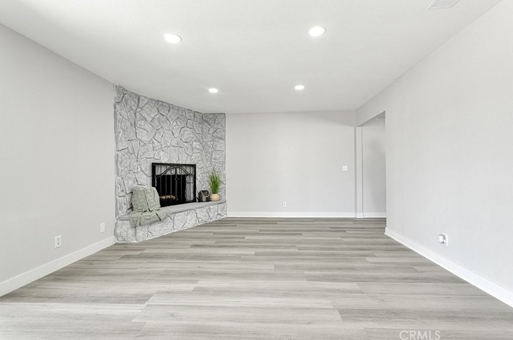 19135 Seneca Rd, Apple Valley CA  92307-5338 exterior