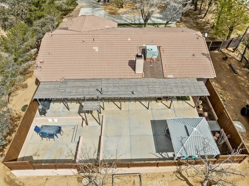 19195 Symeron Rd, Apple Valley CA  92307-4706 exterior