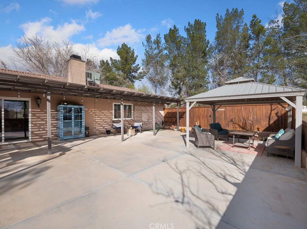 19195 Symeron Rd, Apple Valley CA  92307-4706 exterior