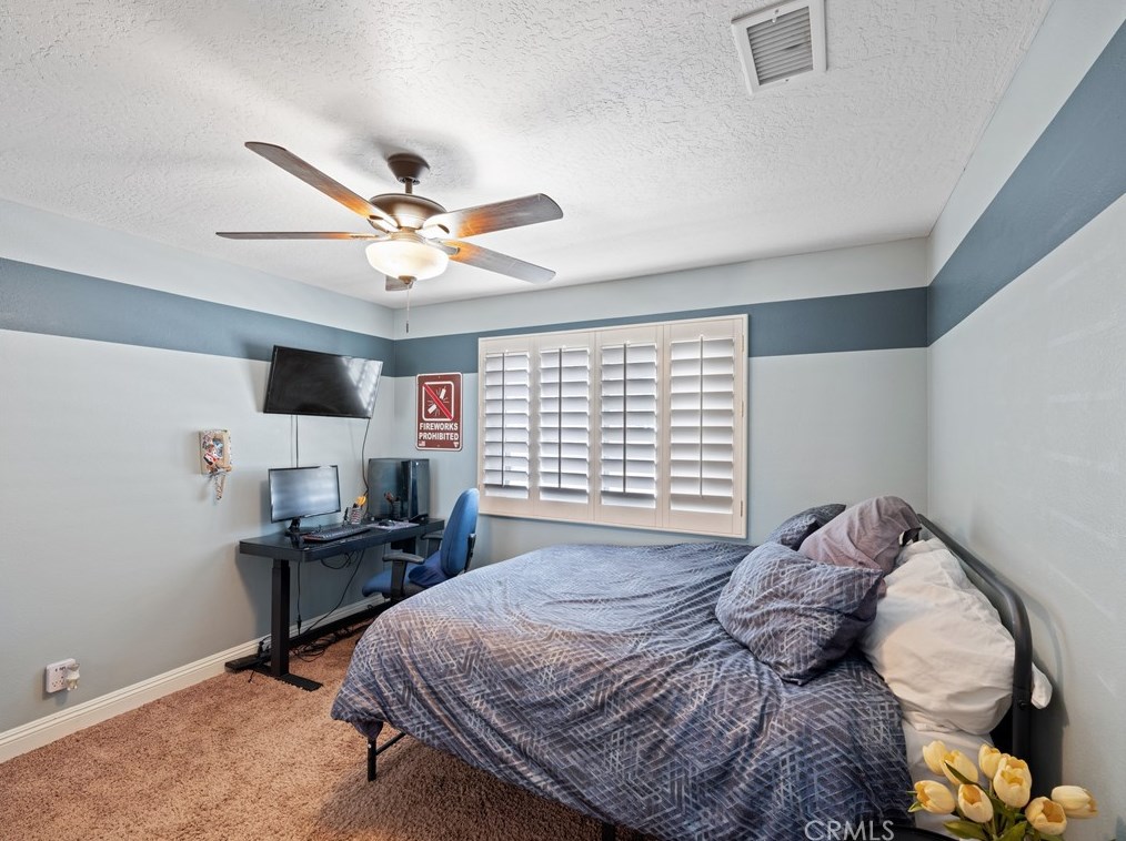 19195 Symeron Rd, Apple Valley CA  92307-4706 exterior