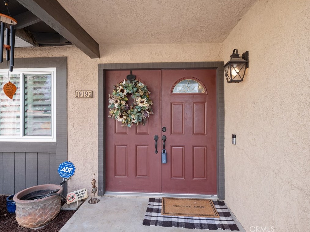 19195 Symeron Rd, Apple Valley CA  92307-4706 exterior