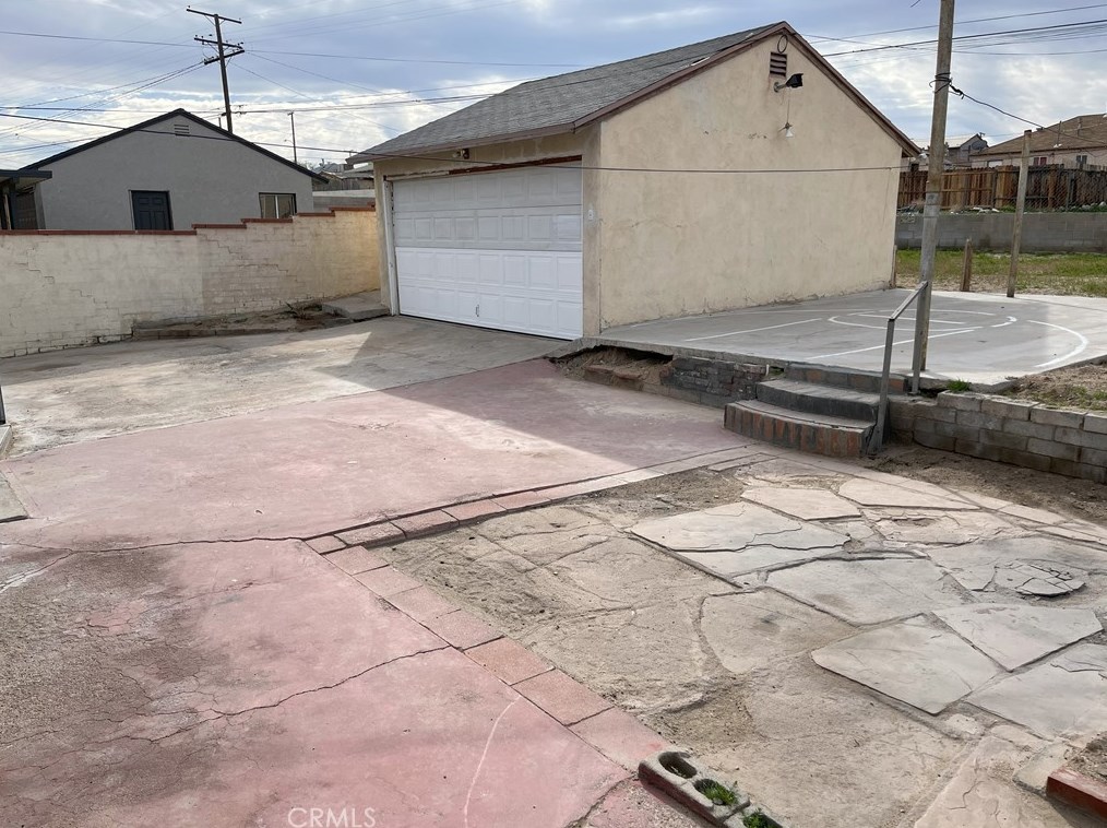 1160 Buena Vis St, Barstow CA  92311-2802 exterior