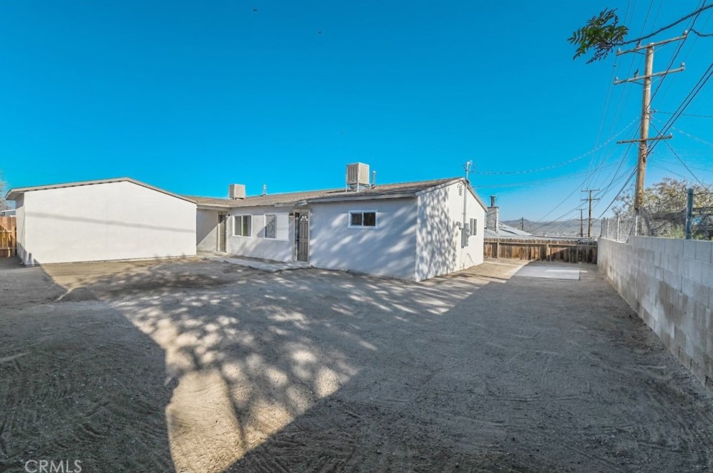 313 Maxine Ave, Barstow CA  92311-3030 exterior