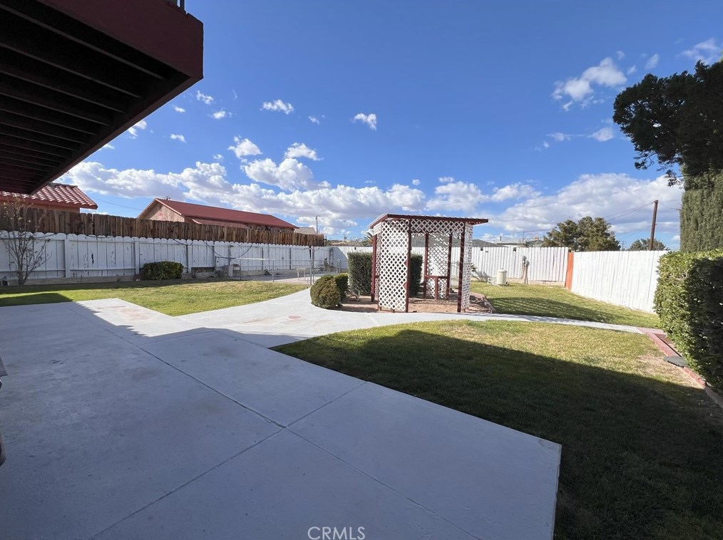 641 Candlelight St, Barstow CA  92311-5312 exterior