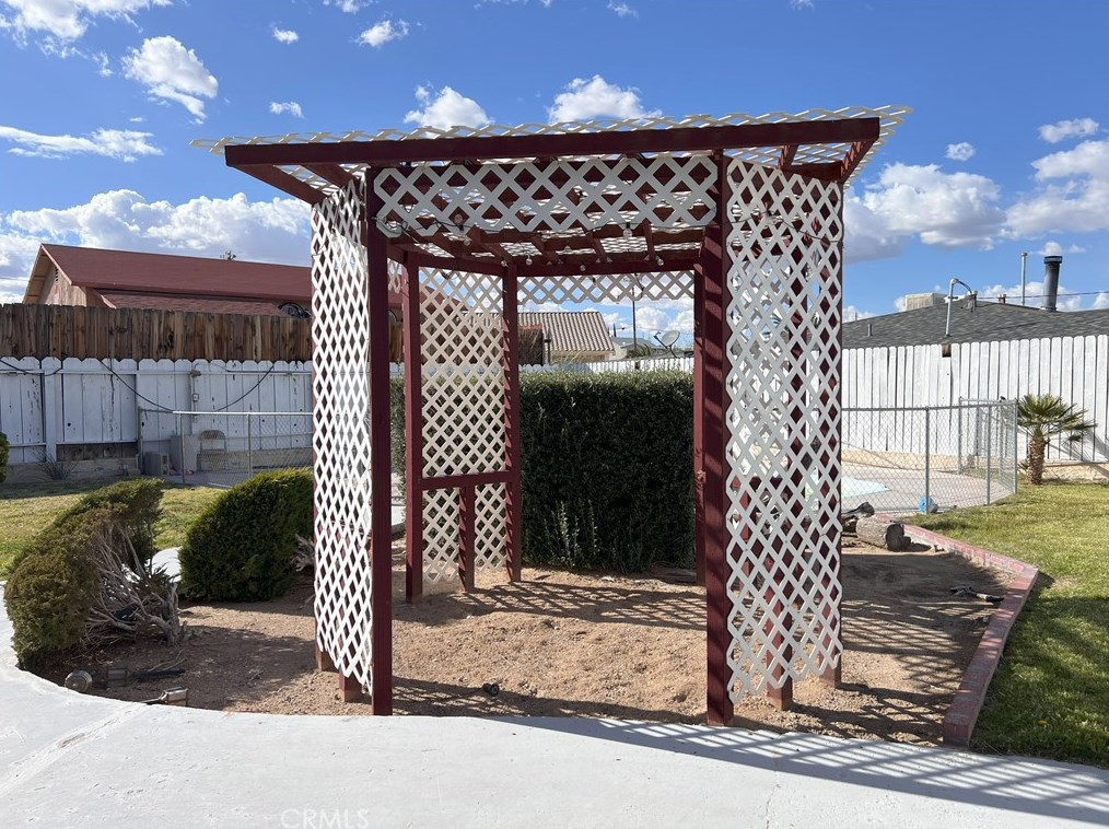 641 Candlelight St, Barstow CA  92311-5312 exterior