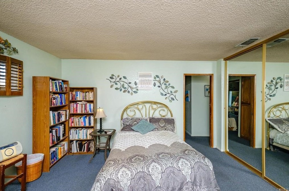 20236 Nowata Rd, Apple Valley CA  92307-5634 exterior