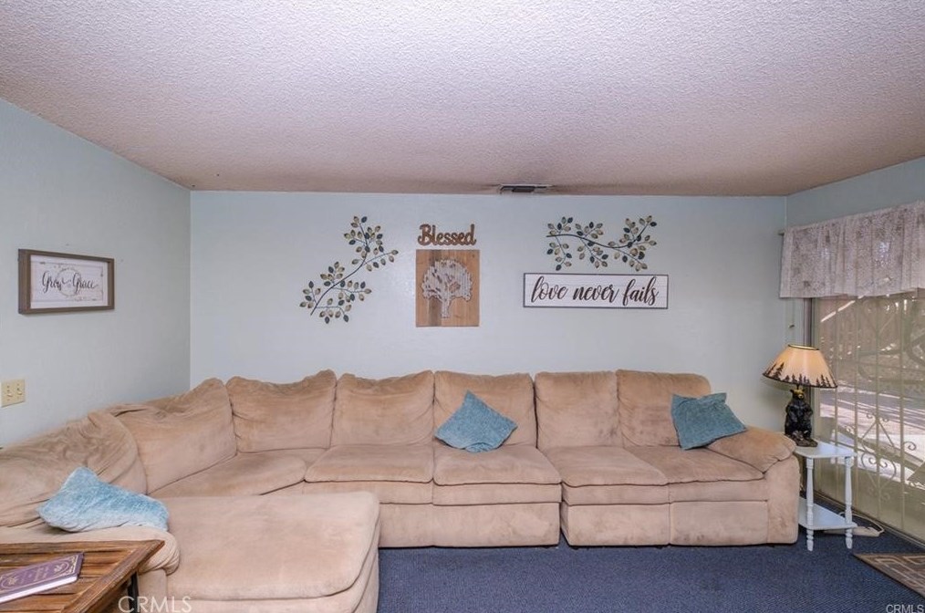 20236 Nowata Rd, Apple Valley CA  92307-5634 exterior