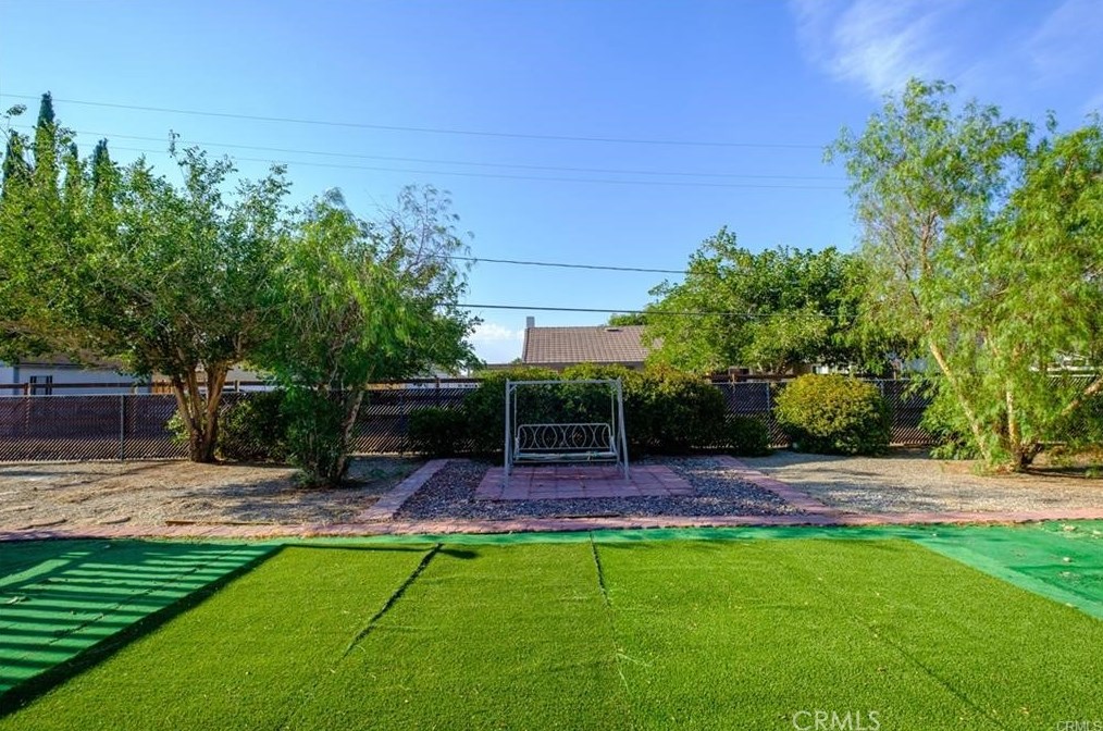 20236 Nowata Rd, Apple Valley CA  92307-5634 exterior