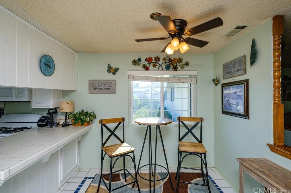 20236 Nowata Rd, Apple Valley CA  92307-5634 exterior
