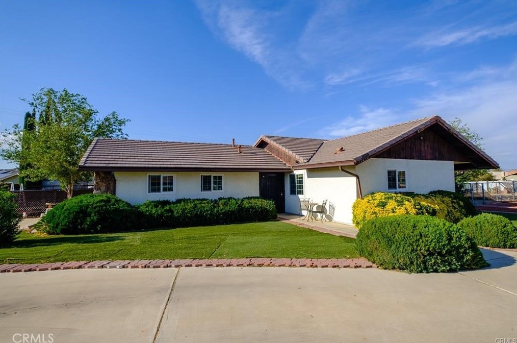 20236 Nowata Rd, Apple Valley CA  92307-5634 exterior