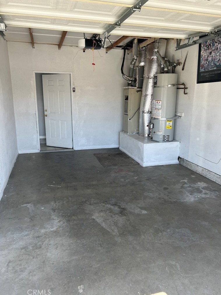 14460 Manzano Rd, Victorville CA  92392-5003 exterior