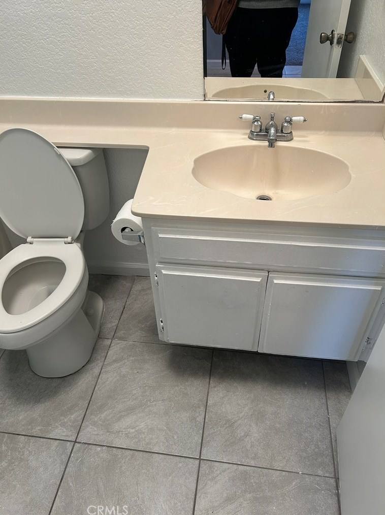 14460 Manzano Rd, Victorville CA  92392-5003 exterior