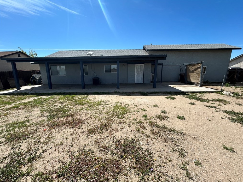 14460 Manzano Rd, Victorville CA  92392-5003 exterior