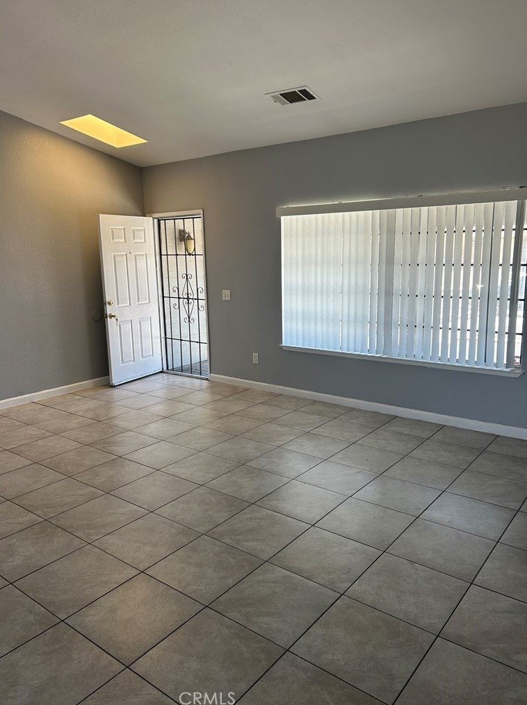 14460 Manzano Rd, Victorville CA  92392-5003 exterior