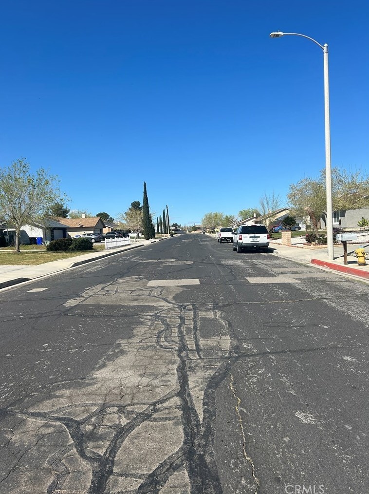 14460 Manzano Rd, Victorville CA  92392-5003 exterior