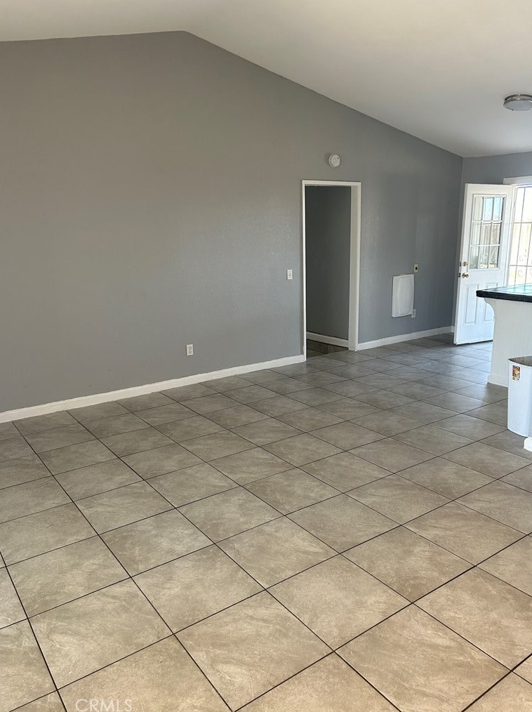 14460 Manzano Rd, Victorville CA  92392-5003 exterior