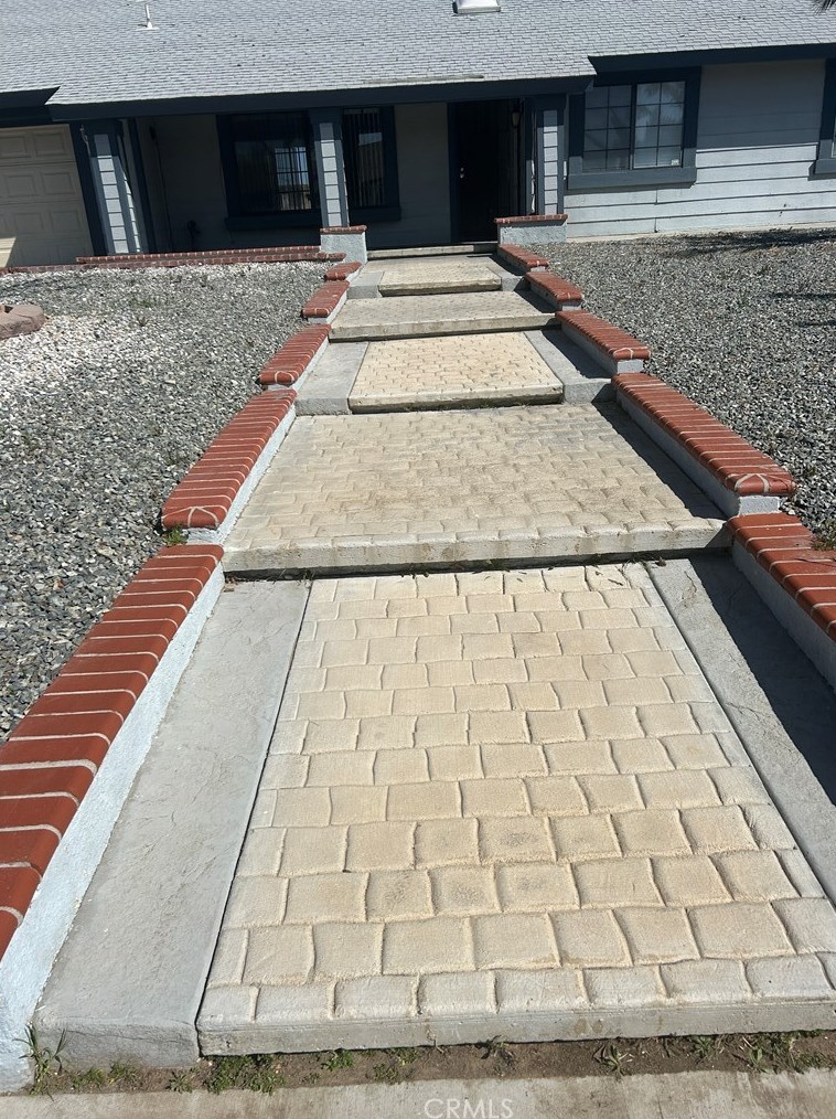 14460 Manzano Rd, Victorville CA  92392-5003 exterior