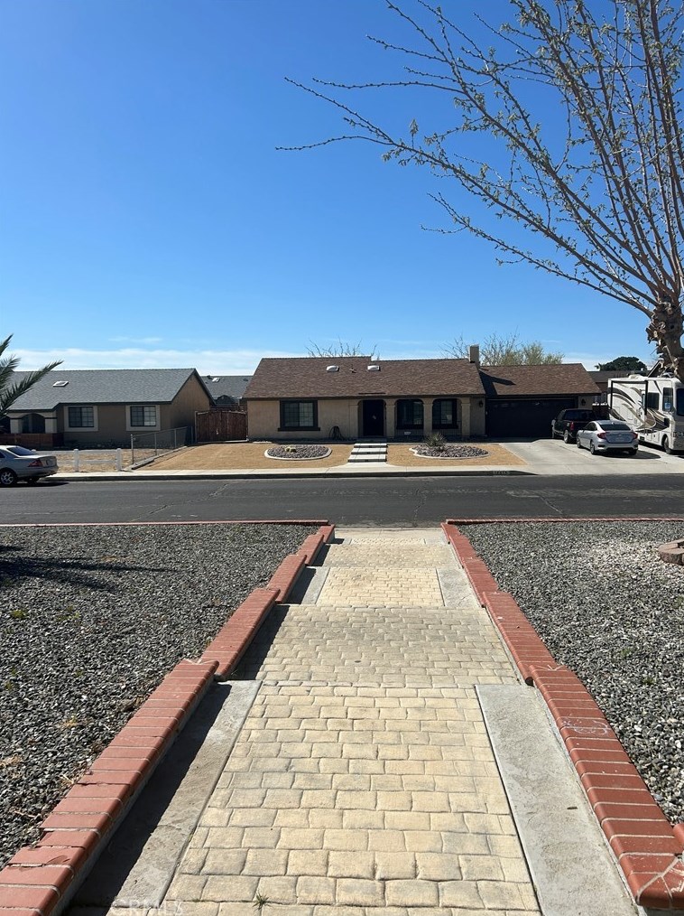 14460 Manzano Rd, Victorville CA  92392-5003 exterior