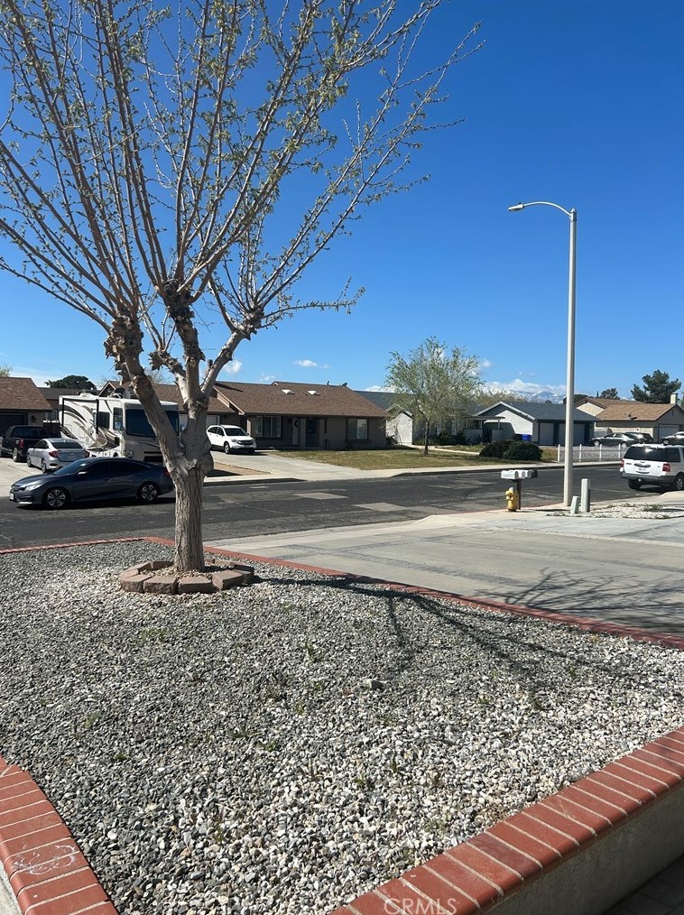 14460 Manzano Rd, Victorville CA  92392-5003 exterior