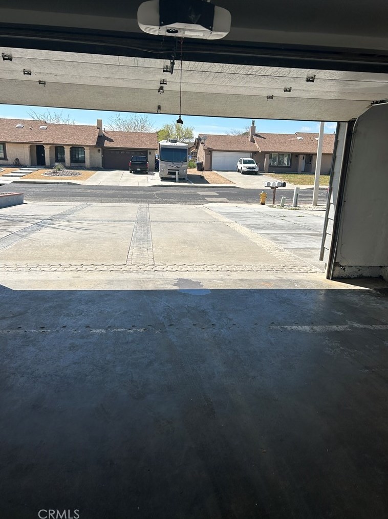 14460 Manzano Rd, Victorville CA  92392-5003 exterior