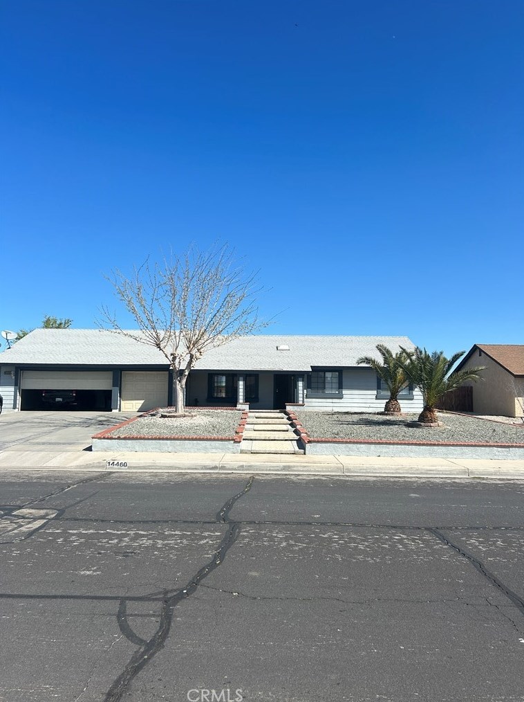 14460 Manzano Rd, Victorville CA  92392-5003 exterior