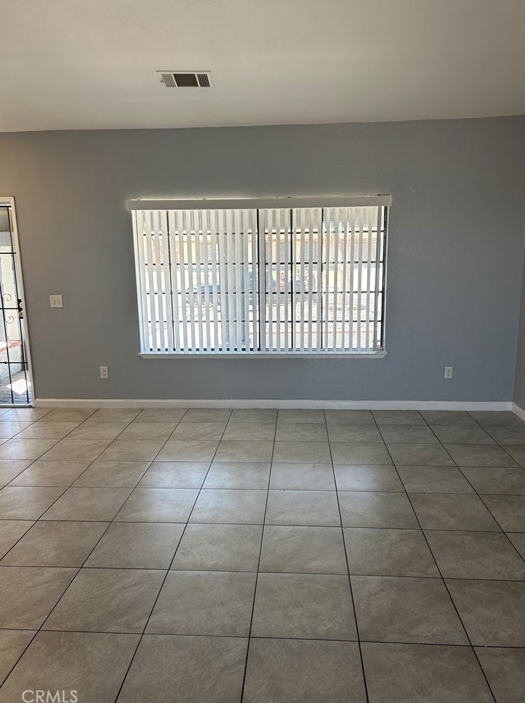 14460 Manzano Rd, Victorville CA  92392-5003 exterior