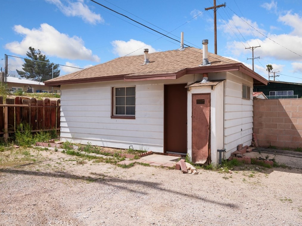 104 Virginia Way, Barstow CA  92311-3842 exterior