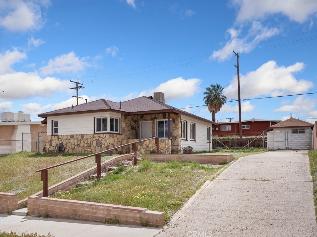 104 Virginia Way, Barstow CA  92311-3842 exterior