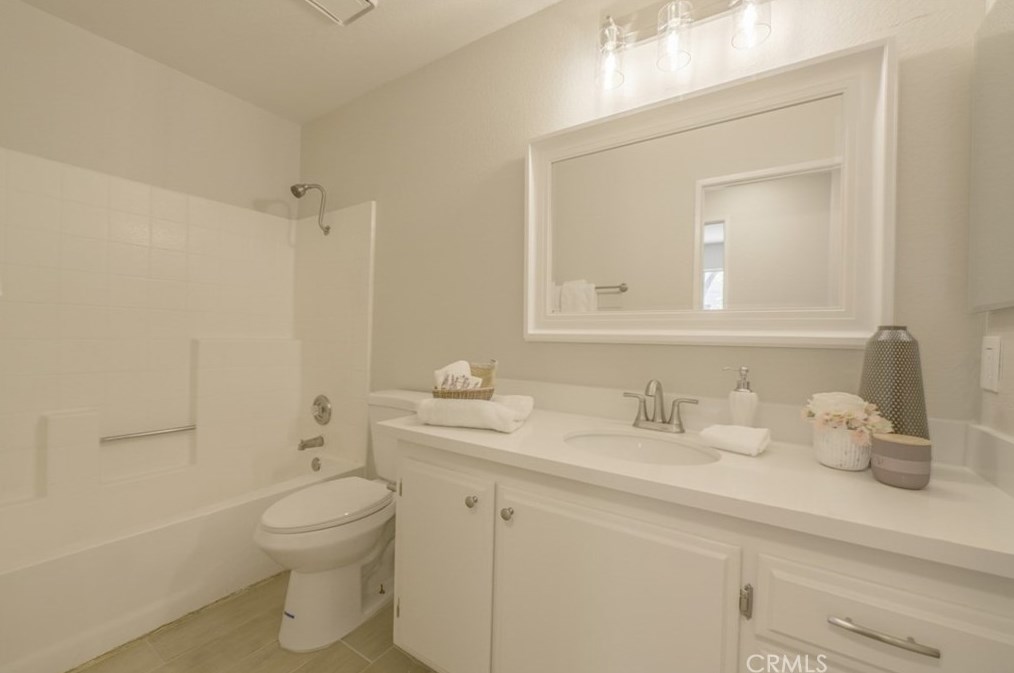 14422 Hillsborough Dr, Victorville CA  92392-5487 exterior