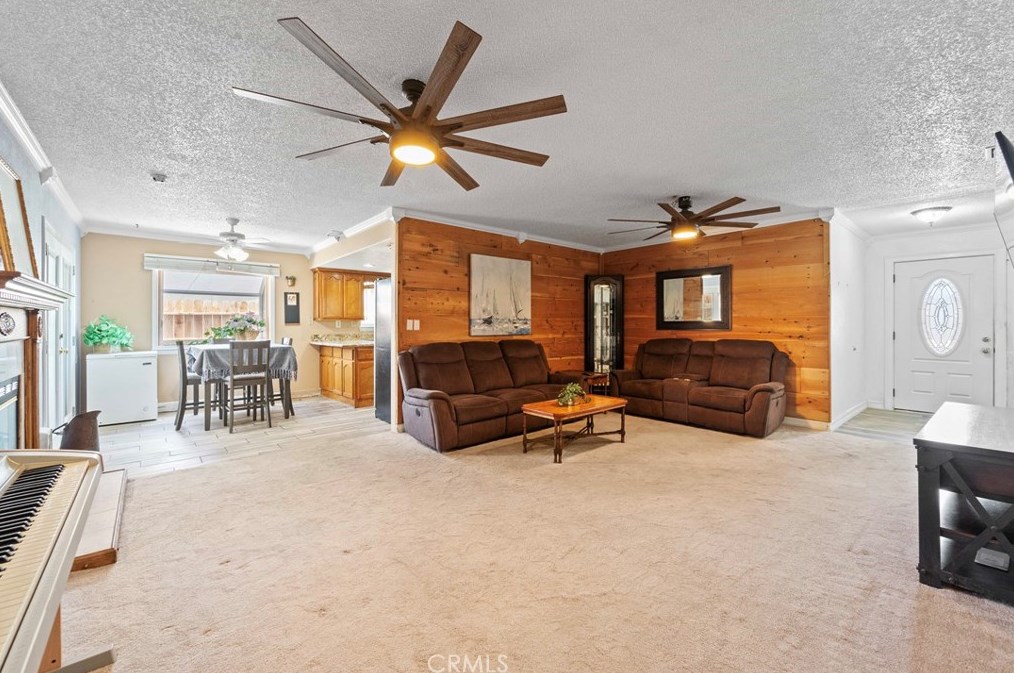 1165 Borrego Dr, Barstow CA  92311-6762 exterior