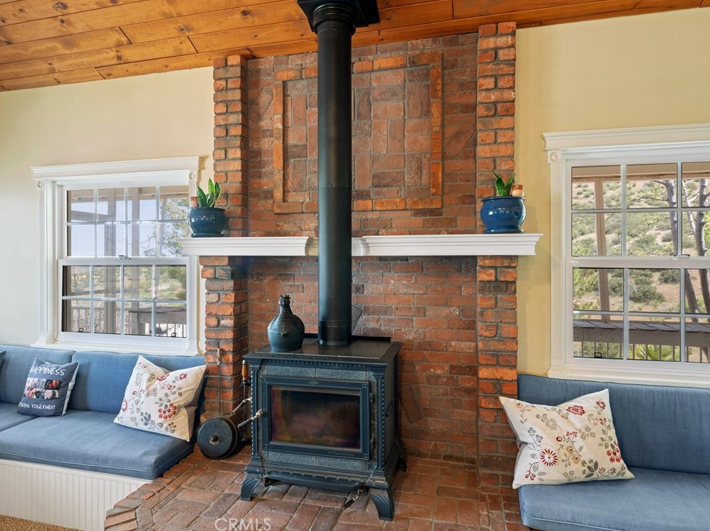 5127 Bass St, Hesperia CA  92345-9351 exterior