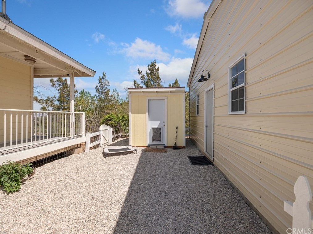 5127 Bass St, Hesperia CA  92345-9351 exterior