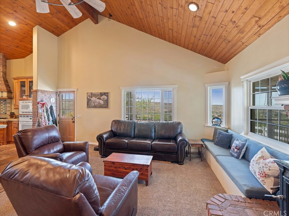 5127 Bass St, Hesperia CA  92345-9351 exterior