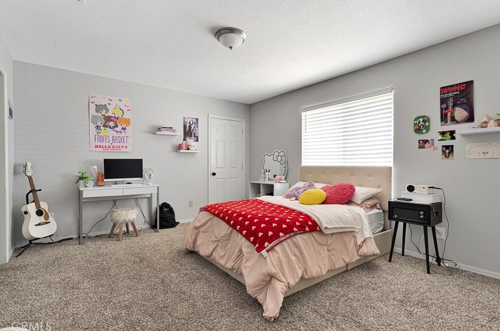 17350 Cochise St, Hesperia CA  92345-7282 exterior