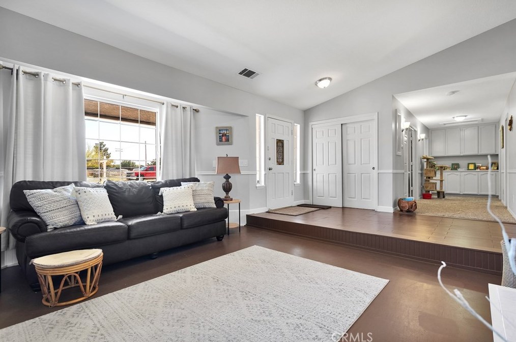 17350 Cochise St, Hesperia CA  92345-7282 exterior