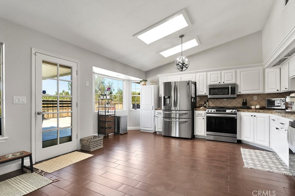 17350 Cochise St, Hesperia CA  92345-7282 exterior