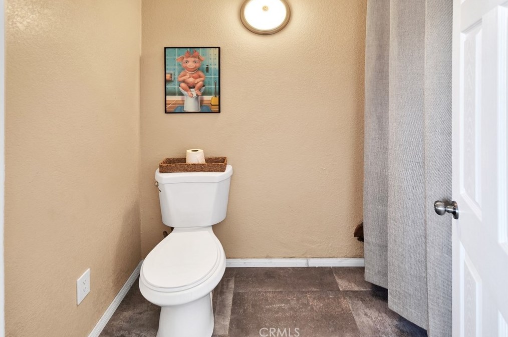 17350 Cochise St, Hesperia CA  92345-7282 exterior