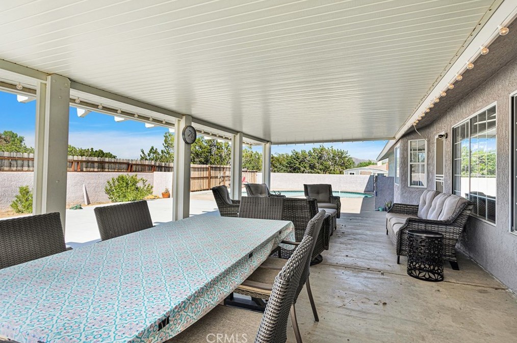 17350 Cochise St, Hesperia CA  92345-7282 exterior