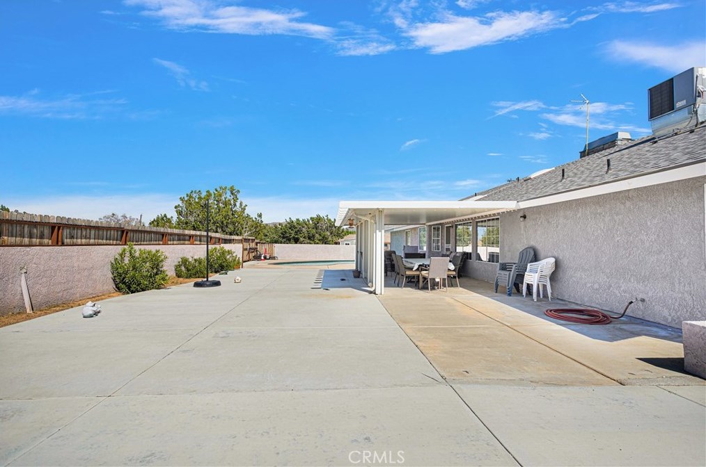 17350 Cochise St, Hesperia CA  92345-7282 exterior