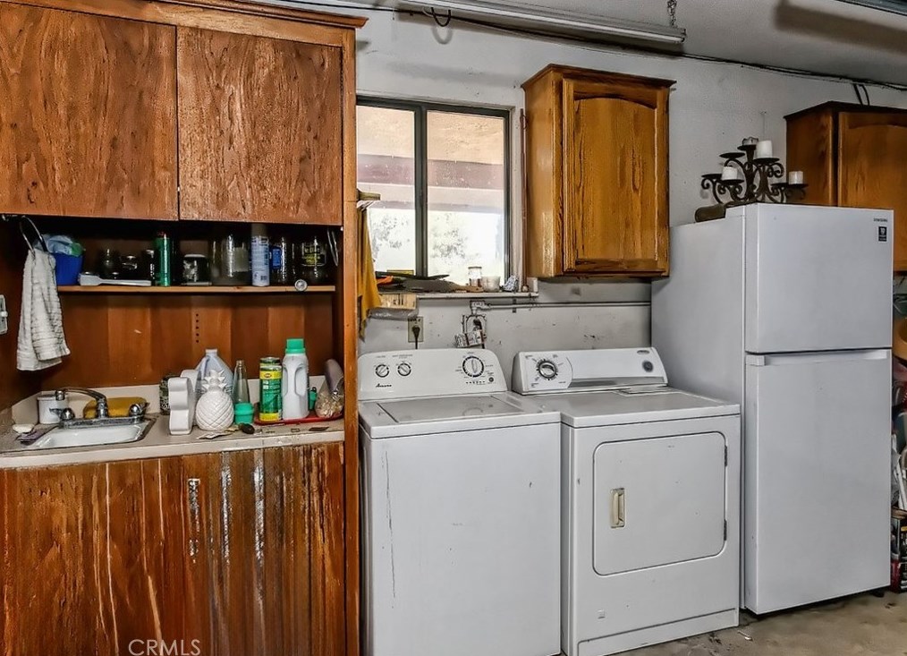 18678 Main St, Hesperia CA  92345-6434 exterior