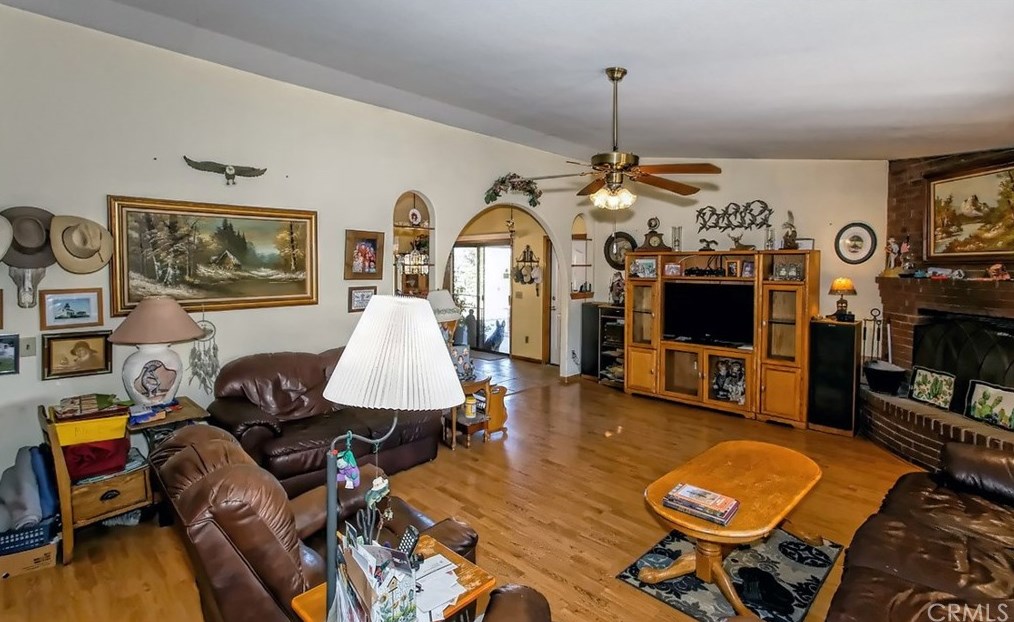 18678 Main St, Hesperia CA  92345-6434 exterior