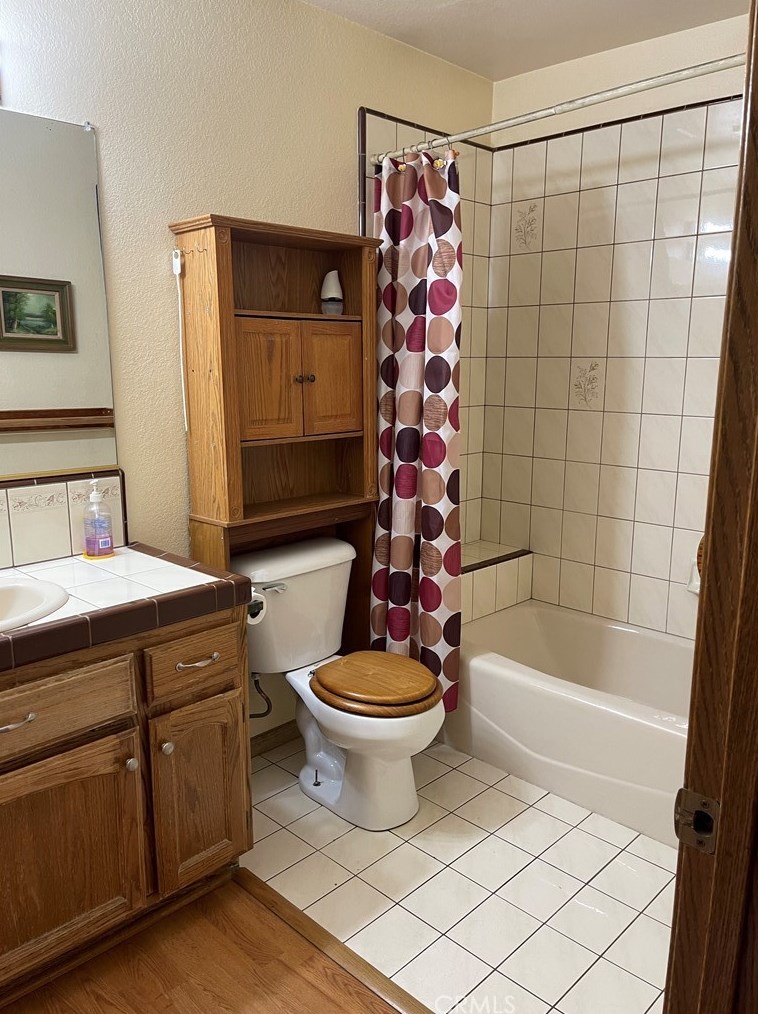 18678 Main St, Hesperia CA  92345-6434 exterior