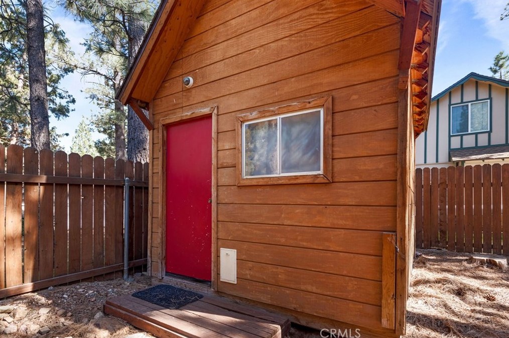 2086 Ln, Big Bear City CA  92314-9540 exterior