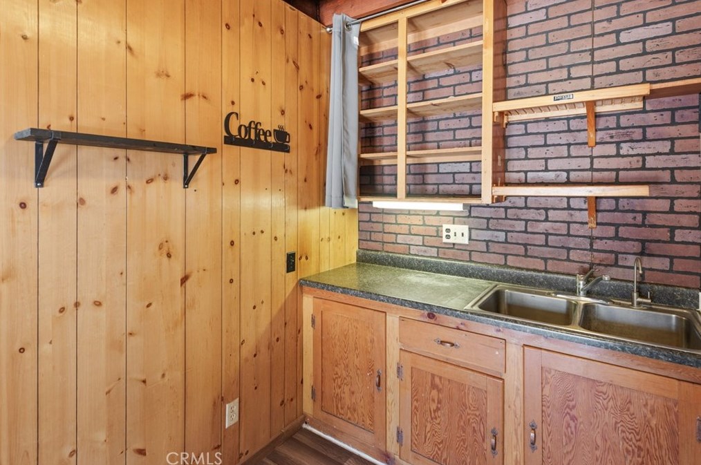 2086 Ln, Big Bear City CA  92314-9540 exterior