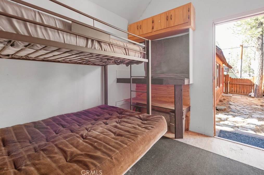 2086 Ln, Big Bear City CA  92314-9540 exterior